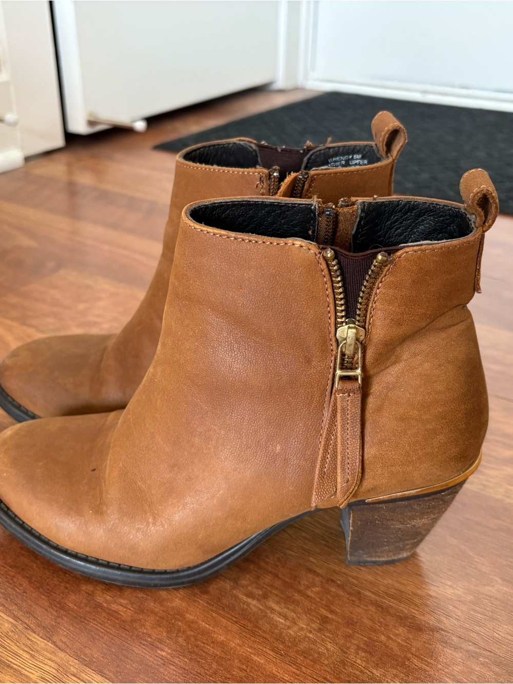 Steve Madden Cognac Leather Ankle Booties with Side Zip